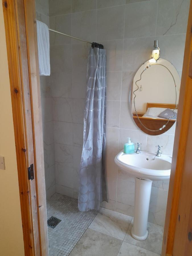 Golden Rose House Bed and Breakfast Knock  Buitenkant foto