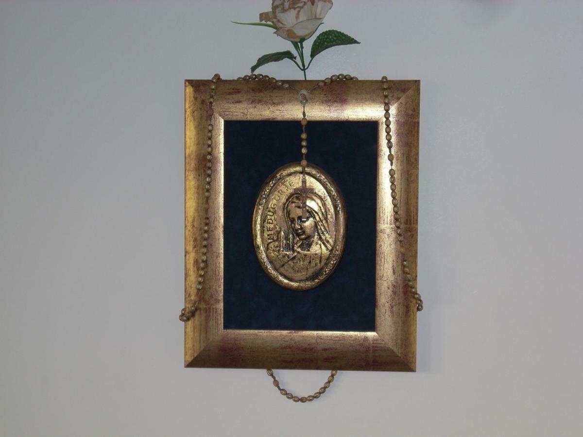 Golden Rose House Bed and Breakfast Knock  Buitenkant foto