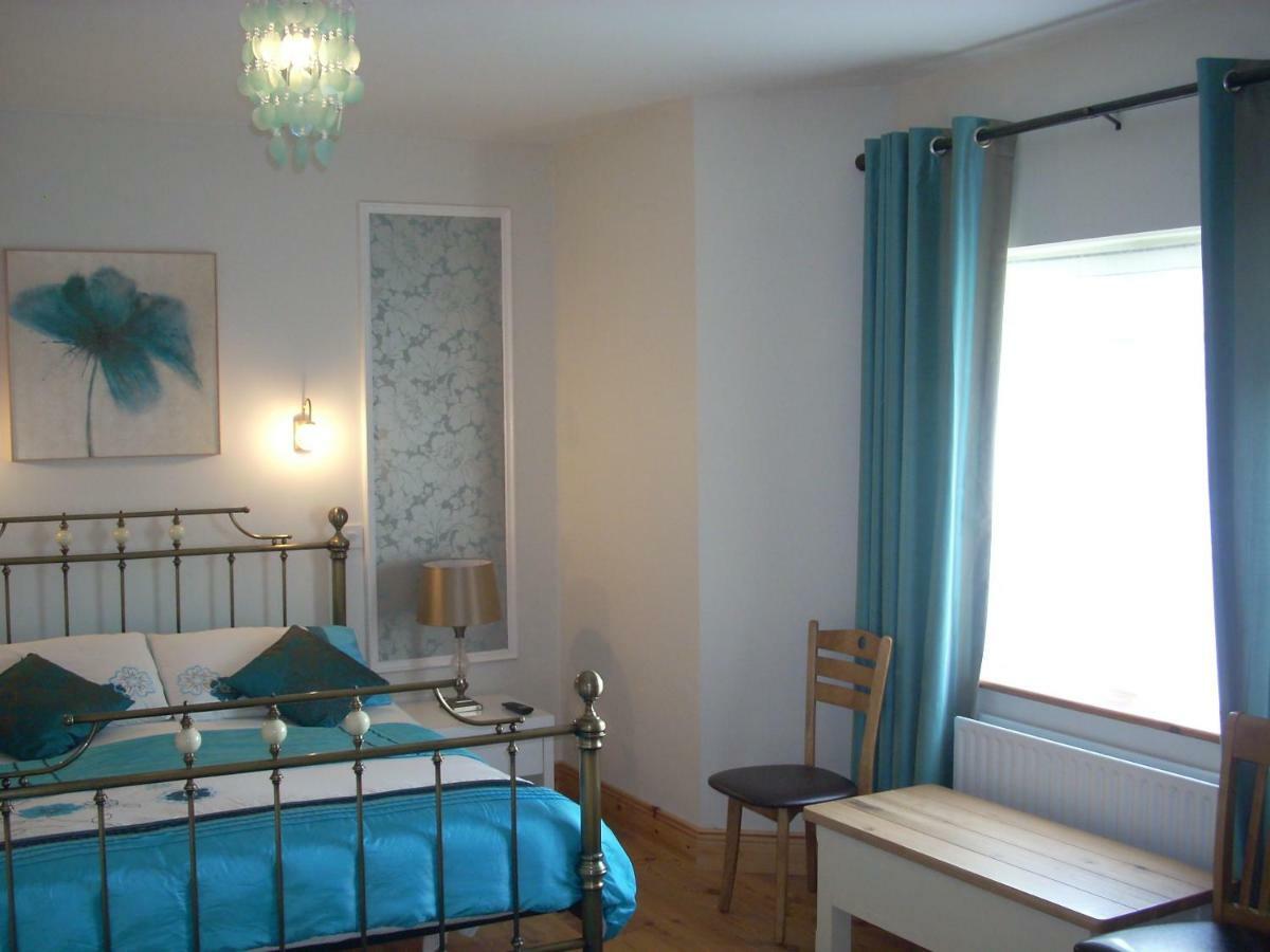 Golden Rose House Bed and Breakfast Knock  Buitenkant foto